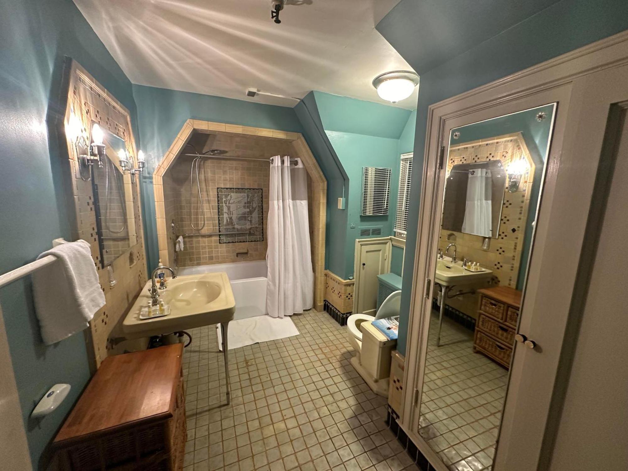 جيمستاون The Oaks B&B Hotel And Spiritual Center المظهر الخارجي الصورة