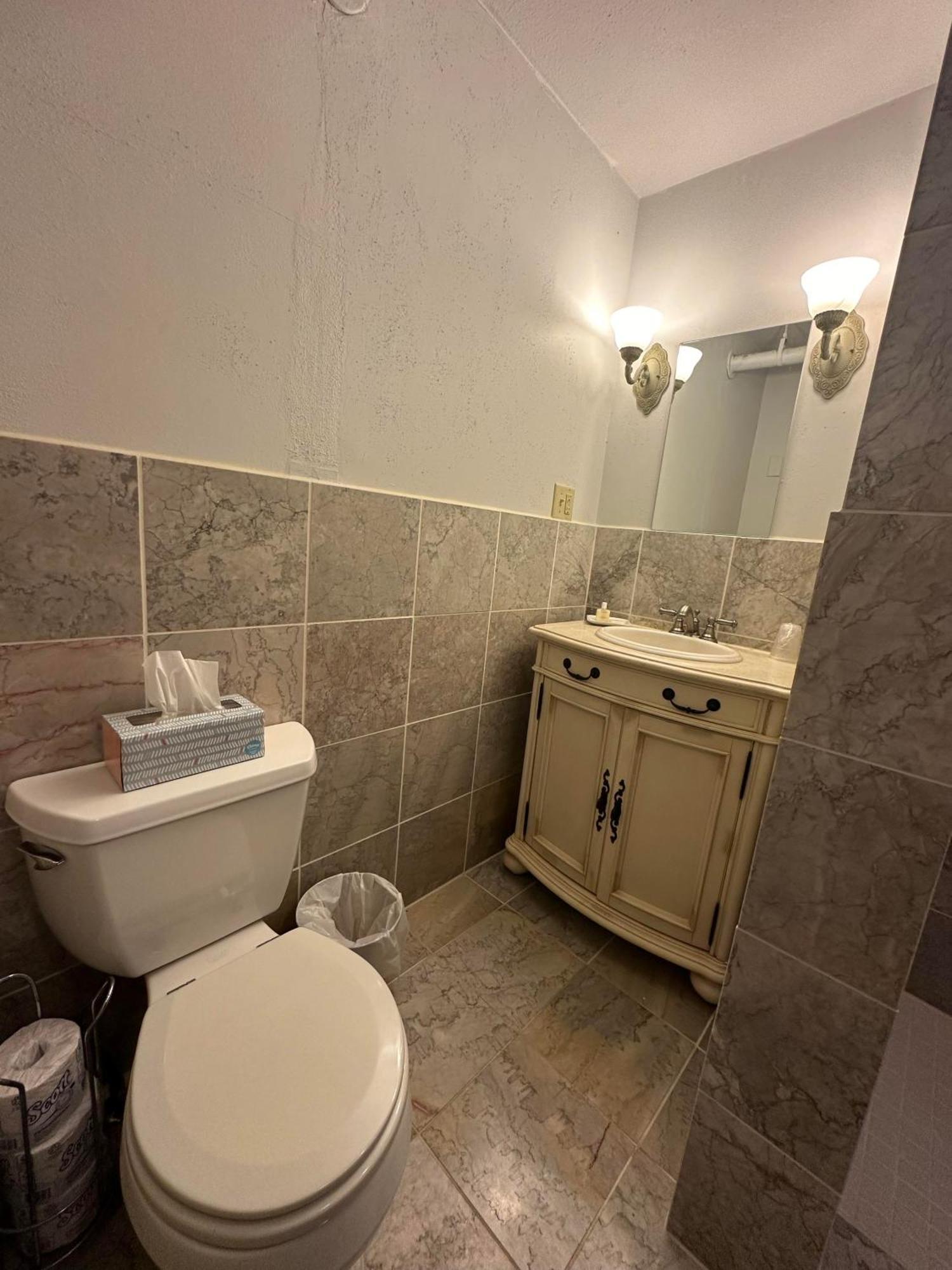 جيمستاون The Oaks B&B Hotel And Spiritual Center المظهر الخارجي الصورة